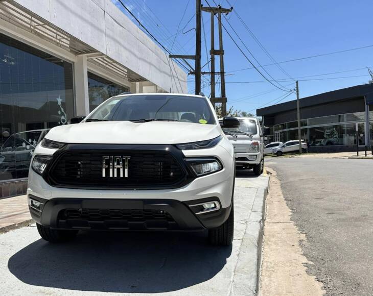 FIAT TORO 1.3 TURBO NAFTA AUTOMATICA FREEDOM 4X2 0Km My2025 DISPONIBLE. Financia Bco. Santander. Acércate a ORIO HNOS, SAN GENARO, concesionario oficial JMC, ISUZU, KAMA Camiones - Imagen 9