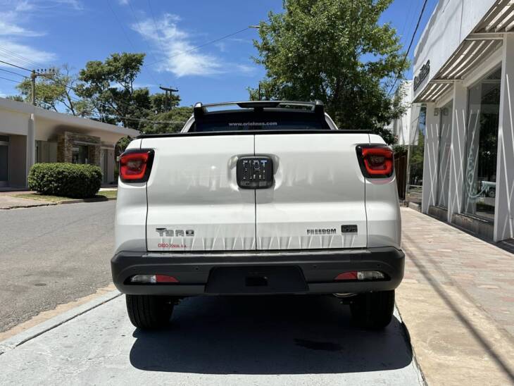 FIAT TORO 1.3 TURBO NAFTA AUTOMATICA FREEDOM 4X2 0Km My2025 DISPONIBLE. Financia Bco. Santander. Acércate a ORIO HNOS, SAN GENARO, concesionario oficial JMC, ISUZU, KAMA Camiones - Imagen 5