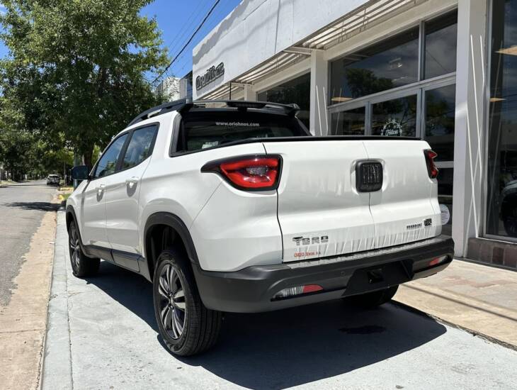 FIAT TORO 1.3 TURBO NAFTA AUTOMATICA FREEDOM 4X2 0Km My2025 DISPONIBLE. Financia Bco. Santander. Acércate a ORIO HNOS, SAN GENARO, concesionario oficial JMC, ISUZU, KAMA Camiones - Imagen 3