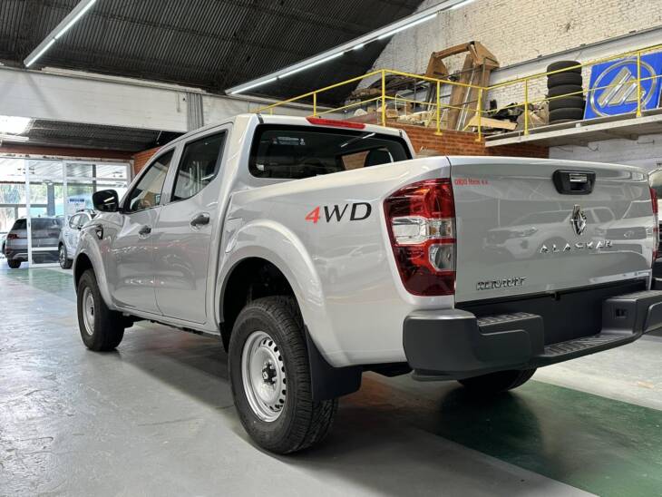ALASKAN 4x4 2.3 TDI 160cv M/T CONFORT 0KM MY2023 UNICA! Financia Bco. Santander. Acércate a ORIO HNOS, SAN GENARO, concesionario oficial JMC, ISUZU, KAMA Camiones - Imagen 4