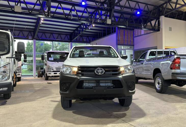 HILUX C/SIMPLE 2.4 TDI 4x4 0km my2025 DISPONIBLES! Financia Bco. Santander. Acércate a ORIO HNOS, SAN GENARO, concesionario oficial SHINERAY - Imagen 7