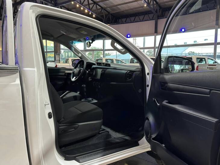 HILUX C/SIMPLE 2.4 TDI 4x4 0km my2025 DISPONIBLES! Financia Bco. Santander. Acércate a ORIO HNOS, SAN GENARO, concesionario oficial SHINERAY - Imagen 10