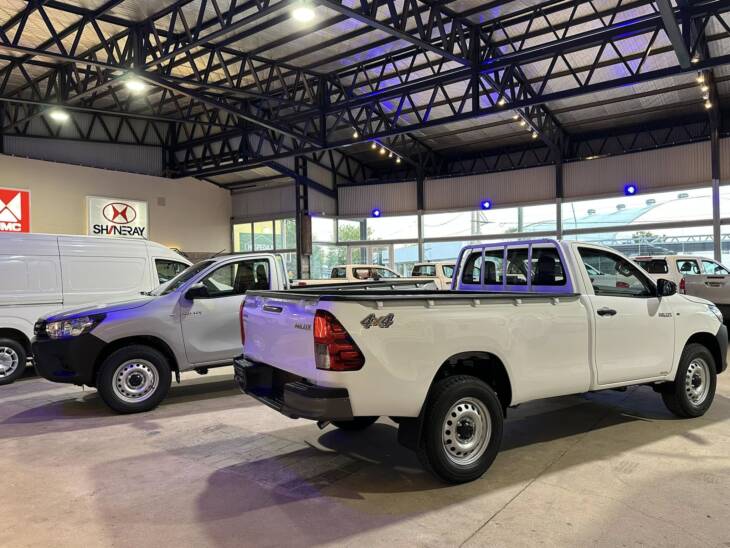 HILUX C/SIMPLE 2.4 TDI 4x4 0km my2025 DISPONIBLES! Financia Bco. Santander. Acércate a ORIO HNOS, SAN GENARO, concesionario oficial SHINERAY - Imagen 5