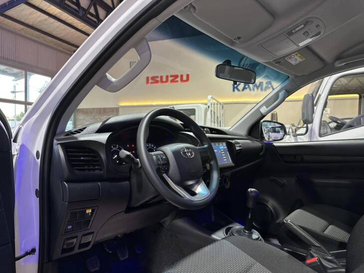 HILUX C/SIMPLE 2.4 TDI 4x4 0km my2025 DISPONIBLES! Financia Bco. Santander. Acércate a ORIO HNOS, SAN GENARO, concesionario oficial SHINERAY - Imagen 9