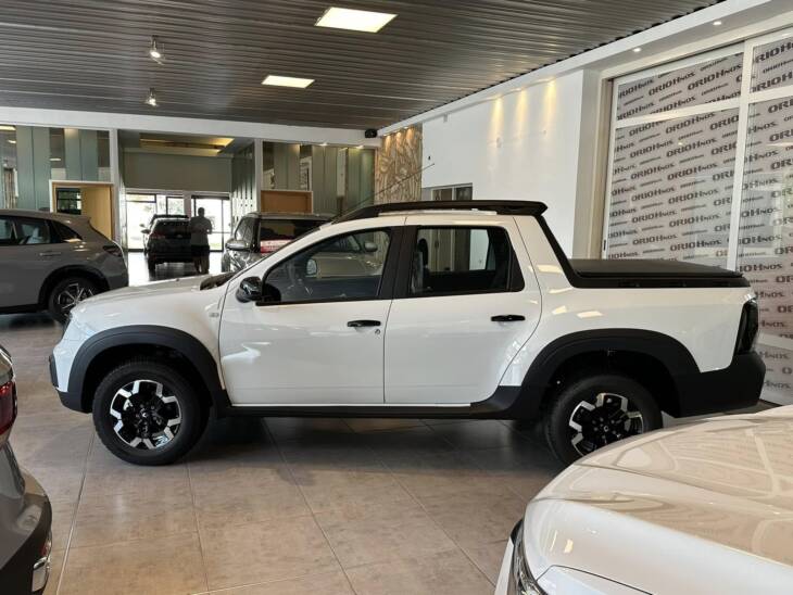 OROCH ICONIC 1.3 TCe 163cv 2WD CVT 0Km My2025, DISPONIBLES! Financia Bco. Santander o MG. Acércate a ORIO HNOS, SAN GENARO, concesionario oficial JMC, ISUZU, KAMA Camiones - Imagen 4