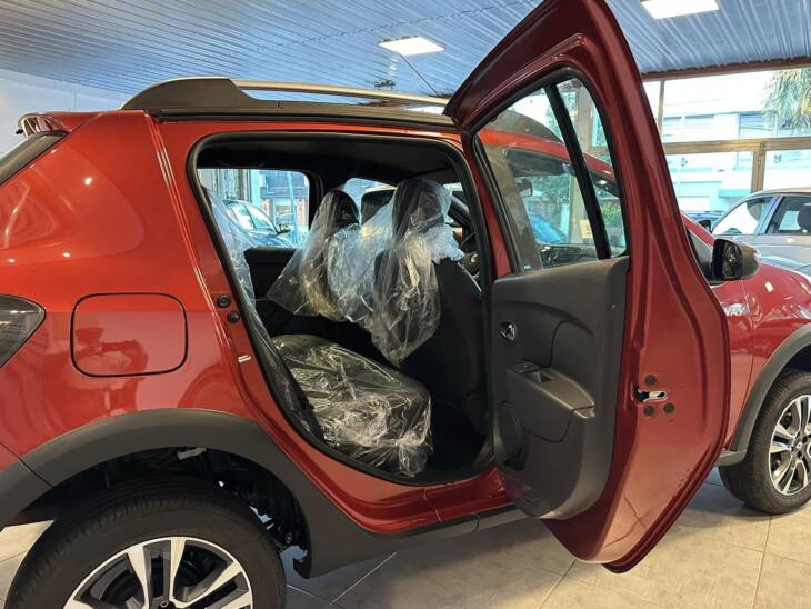 STEPWAY 1.6 16v INTENS CVT 0Km My2025 DISPONIBLE! Financia Bco. Santander. Acércate a ORIO HNOS, SAN GENARO, concesionario oficial SHINERAY - Imagen 12