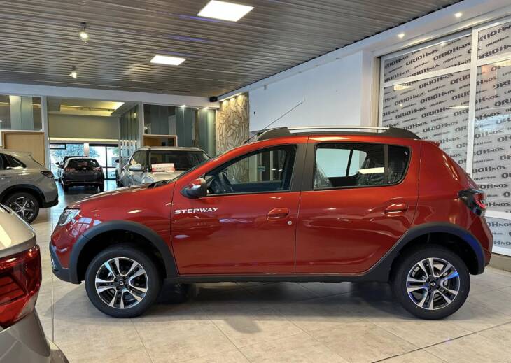 STEPWAY 1.6 16v INTENS CVT 0Km My2025 DISPONIBLE! Financia Bco. Santander. Acércate a ORIO HNOS, SAN GENARO, concesionario oficial SHINERAY - Imagen 4