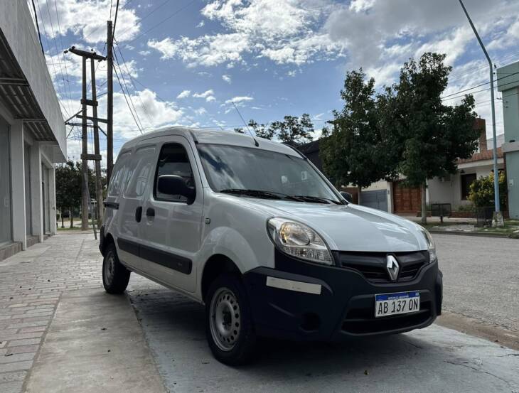KANGOO PH3 CONFORT FURGON 1.6 NAFTA 1 PLC 2 ASIENTOS año 2017 UNICA! Financia Bco. Santander. Acércate a ORIO HNOS, SAN GENARO, concesionario oficial SHINERAY, DOMY Utilitarios - Imagen 6