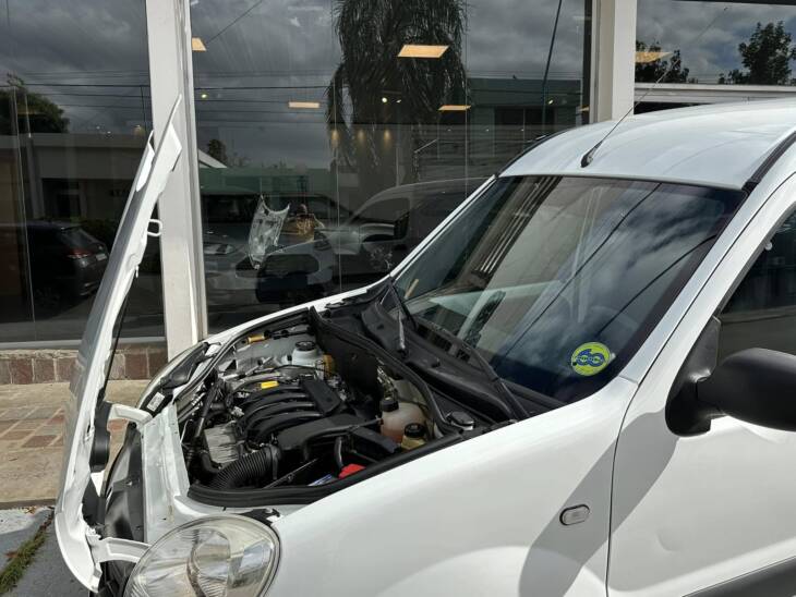 KANGOO PH3 CONFORT FURGON 1.6 NAFTA 1 PLC 2 ASIENTOS año 2017 UNICA! Financia Bco. Santander. Acércate a ORIO HNOS, SAN GENARO, concesionario oficial SHINERAY, DOMY Utilitarios - Imagen 14