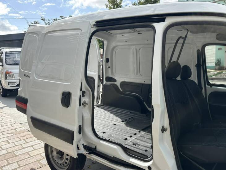 KANGOO PH3 CONFORT FURGON 1.6 NAFTA 1 PLC 2 ASIENTOS año 2017 UNICA! Financia Bco. Santander. Acércate a ORIO HNOS, SAN GENARO, concesionario oficial SHINERAY, DOMY Utilitarios - Imagen 11