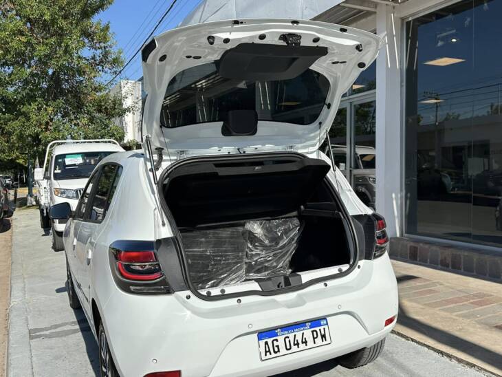 SANDERO PH2 1.6 16v INTENSE MANUAL año 2023 IMPECABLE! Financia Bco. Santander o MG. Acércate a ORIO HNOS, SAN GENARO, concesionario oficial JMC, ISUZU, KAMA Camiones - Imagen 12