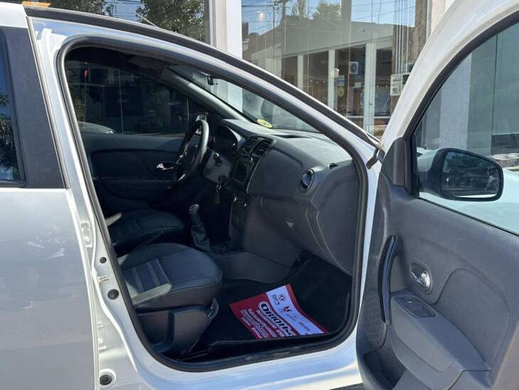 SANDERO PH2 1.6 16v INTENSE MANUAL año 2023 IMPECABLE! Financia Bco. Santander o MG. Acércate a ORIO HNOS, SAN GENARO, concesionario oficial JMC, ISUZU, KAMA Camiones - Imagen 8