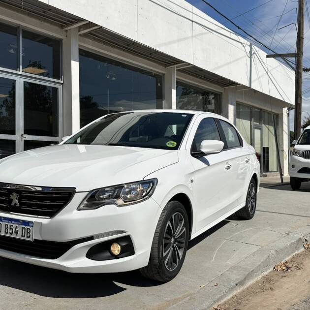 PEUGEOT 301 1.6 NAFTA M/T ALLURE PLUS año 2019 con 78.000Km. Financia Bco. Santander o MG. Acércate a ORIO HNOS, SAN GENARO, concesionario oficial JMC, ISUZU, KAMA Camiones