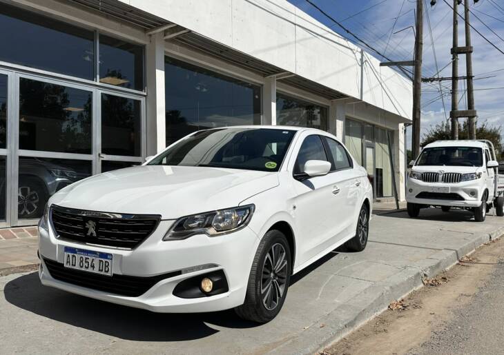 PEUGEOT 301 1.6 NAFTA M/T ALLURE PLUS año 2019 con 78.000Km. Financia Bco. Santander o MG. Acércate a ORIO HNOS, SAN GENARO, concesionario oficial JMC, ISUZU, KAMA Camiones