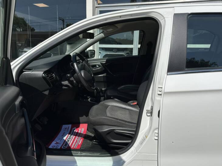 PEUGEOT 301 1.6 NAFTA M/T ALLURE PLUS año 2019 con 78.000Km. Financia Bco. Santander o MG. Acércate a ORIO HNOS, SAN GENARO, concesionario oficial JMC, ISUZU, KAMA Camiones - Imagen 9