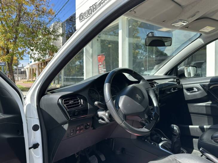 PEUGEOT 301 1.6 NAFTA M/T ALLURE PLUS año 2019 con 78.000Km. Financia Bco. Santander o MG. Acércate a ORIO HNOS, SAN GENARO, concesionario oficial JMC, ISUZU, KAMA Camiones - Imagen 10