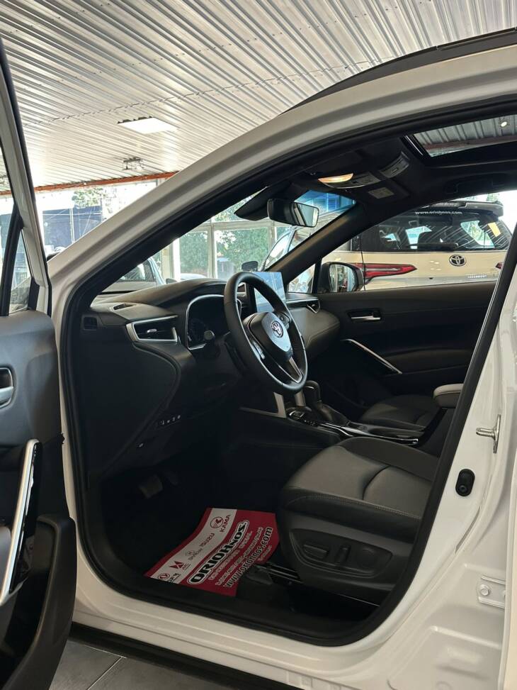COROLLA CROSS 2.0 CVT SEG 0Km My2025. DISPONIBLE! Financia Bco. Santander o MG. Acércate a ORIO HNOS, SAN GENARO, concesionario oficial JMC, ISUZU, KAMA Camiones - Imagen 6