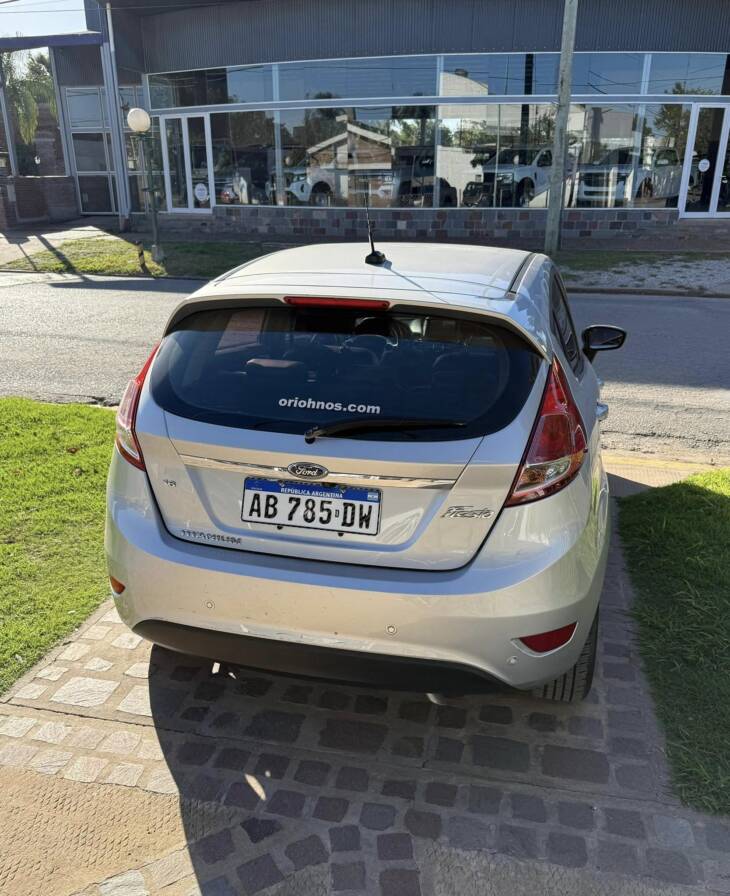 FIESTA 1.6 L 5 PUERTAS MANUAL TITANIUM año 2017 IMPECABLE! Financia Bco. Santander. Acércate a ORIO HNOS, SAN GENARO, concesionario oficial SHINERAY, DOMY Utilitarios - Imagen 4