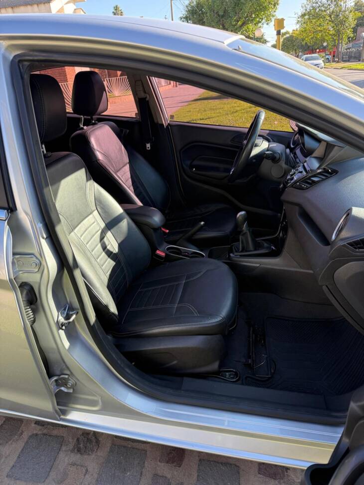 FIESTA 1.6 L 5 PUERTAS MANUAL TITANIUM año 2017 IMPECABLE! Financia Bco. Santander. Acércate a ORIO HNOS, SAN GENARO, concesionario oficial SHINERAY, DOMY Utilitarios - Imagen 8