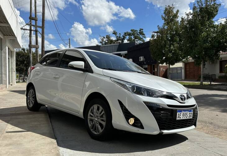 YARIS 5 PUERTAS 1.5 6M/T XLS año 2021 IMPECABLE! Financia Bco. Santander o MG. Acércate a ORIO HNOS, SAN GENARO, concesionario oficial JMC, ISUZU, KAMA Camiones - Imagen 5