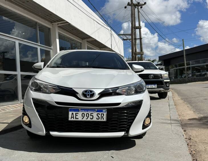 YARIS 5 PUERTAS 1.5 6M/T XLS año 2021 IMPECABLE! Financia Bco. Santander o MG. Acércate a ORIO HNOS, SAN GENARO, concesionario oficial JMC, ISUZU, KAMA Camiones - Imagen 6