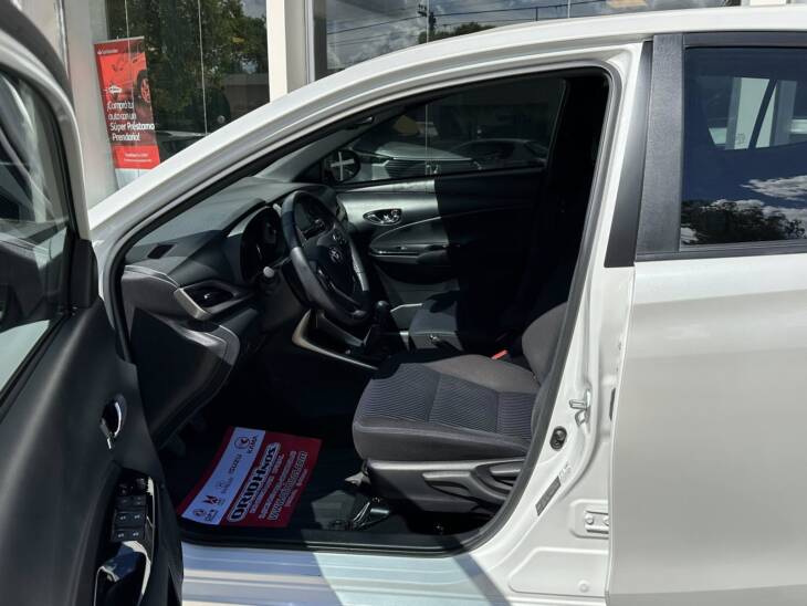 YARIS 5 PUERTAS 1.5 6M/T XLS año 2021 IMPECABLE! Financia Bco. Santander o MG. Acércate a ORIO HNOS, SAN GENARO, concesionario oficial JMC, ISUZU, KAMA Camiones - Imagen 7