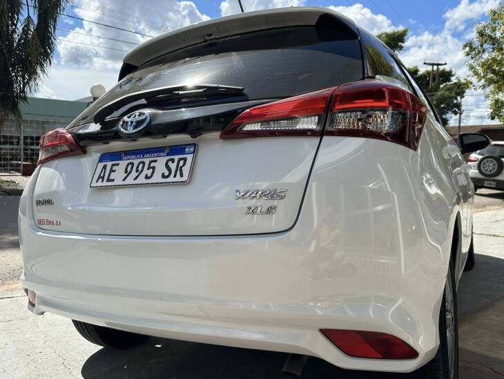 YARIS 5 PUERTAS 1.5 6M/T XLS año 2021 IMPECABLE! Financia Bco. Santander o MG. Acércate a ORIO HNOS, SAN GENARO, concesionario oficial JMC, ISUZU, KAMA Camiones - Imagen 4