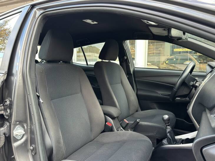 YARIS 5 PUERTAS 1.5 6M/T XLS año 2021 unico! Financia Bco. Santander. Acércate a ORIO HNOS, SAN GENARO, concesionario oficial SHINERAY, DOMY Utilitarios - Imagen 10