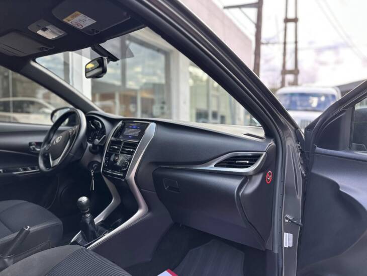 YARIS 5 PUERTAS 1.5 6M/T XLS año 2021 unico! Financia Bco. Santander. Acércate a ORIO HNOS, SAN GENARO, concesionario oficial SHINERAY, DOMY Utilitarios - Imagen 12