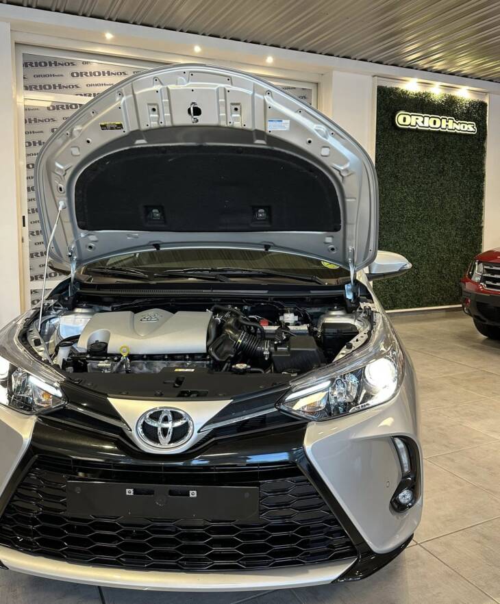 Toyota YARIS 5 PUERTAS 1.5 A/T XLS+ 0Km My2025, gris plata. Financia Bco. Santander o MG. Acércate a ORIO HNOS, SAN GENARO, concesionario oficial JMC, ISUZU, KAMA Camiones - Imagen 15