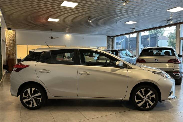Toyota YARIS 5 PUERTAS 1.5 A/T XLS+ 0Km My2025, gris plata. Financia Bco. Santander o MG. Acércate a ORIO HNOS, SAN GENARO, concesionario oficial JMC, ISUZU, KAMA Camiones - Imagen 8