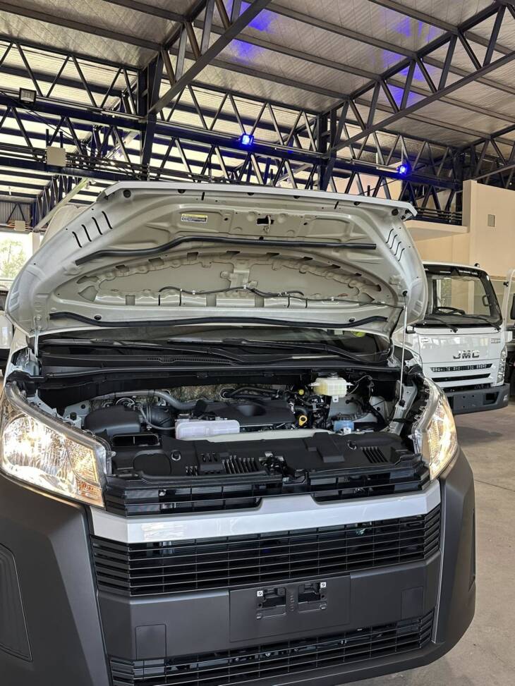 HIACE FURGON L2H2 2.8 TDI 6 A/T 0Km My2025. Financia Bco. Santander o MG. Acércate a ORIO HNOS, SAN GENARO, concesionario oficial JMC, ISUZU, KAMA Camiones - Imagen 14
