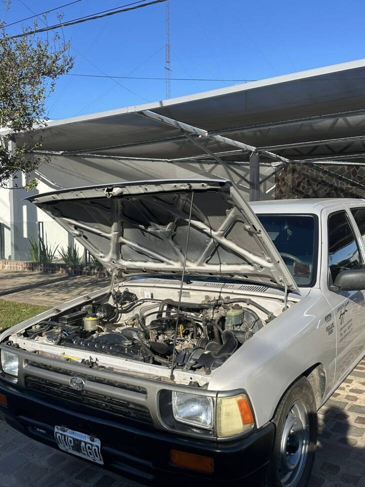 HILUX D/CABINA DIESEL DLX 4x2 año 2001 IMPECABLE! Acércate a ORIO HNOS, SAN GENARO, concesionario oficial JMC, ISUZU, KAMA Camiones - Imagen 14