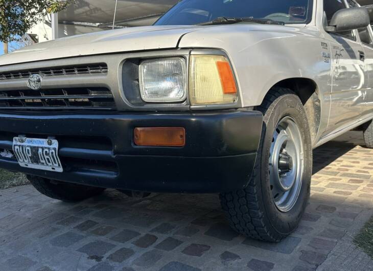HILUX D/CABINA DIESEL DLX 4x2 año 2001 IMPECABLE! Acércate a ORIO HNOS, SAN GENARO, concesionario oficial JMC, ISUZU, KAMA Camiones - Imagen 13