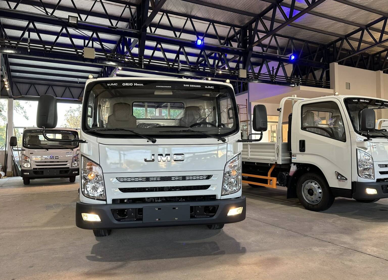 JMC N 900 NUEVA CABINA Línea Nueva my2025 p/ 4 Toneladas. Financia Bco ...