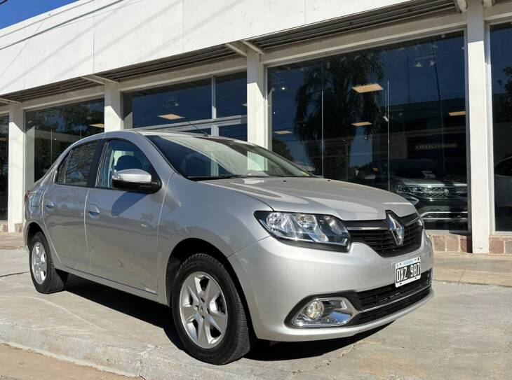 LOGAN PRIVILEGE 1.6 16v M/T Año 2015 UNICO! Financia Bco. Santander. Acércate a ORIO HNOS, SAN GENARO, concesionario oficial SHINERAY, DOMY Utilitarios