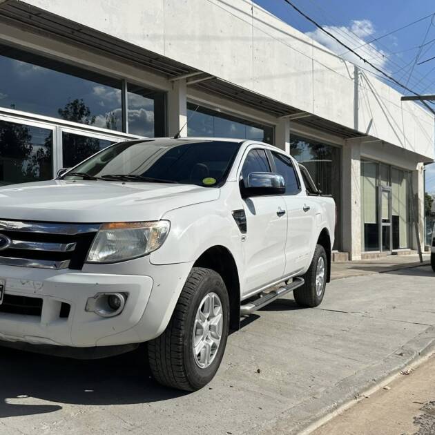 FORD RANGER D/C 3.2 TDI M/T XLT 4x2 año 2014 SUPER CONFIABLE! Financia Bco. Santander o MG. Acércate a ORIO HNOS, SAN GENARO, concesionario oficial JMC, ISUZU, KAMA Camiones