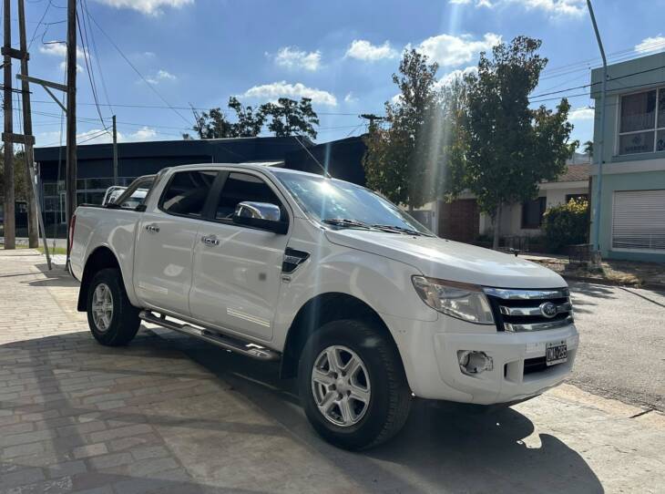 FORD RANGER D/C 3.2 TDI M/T XLT 4x2 año 2014 SUPER CONFIABLE! Financia Bco. Santander o MG. Acércate a ORIO HNOS, SAN GENARO, concesionario oficial JMC, ISUZU, KAMA Camiones - Imagen 5