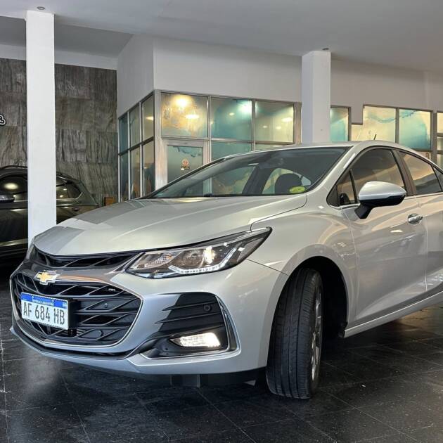 CRUZE 4 PTAS 1.4 TURBO A/T LTZ año 2023 IMPECABLE! Acércate a ORIO HNOS, SAN GENARO, concesionario oficial JMC, ISUZU, KAMA Camiones