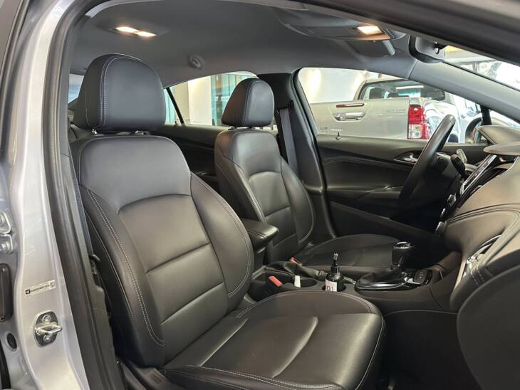 CRUZE 4 PTAS 1.4 TURBO A/T LTZ año 2023 IMPECABLE! Acércate a ORIO HNOS, SAN GENARO, concesionario oficial JMC, ISUZU, KAMA Camiones - Imagen 9