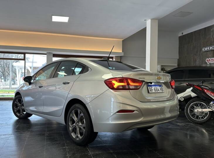 CRUZE 4 PTAS 1.4 TURBO A/T LTZ año 2023 IMPECABLE! Acércate a ORIO HNOS, SAN GENARO, concesionario oficial JMC, ISUZU, KAMA Camiones - Imagen 3