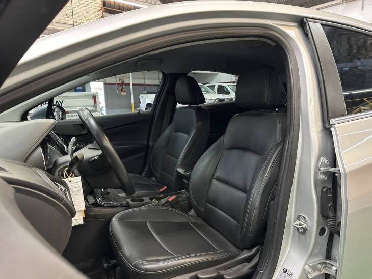 CHEVROLET CRUZE 4 PTAS 1.4 TURBO A/T LTZ año 2021 IMPECABLE! Financia Bco. Santander. Acércate a ORIO HNOS, SAN GENARO, concesionario oficial JMC, ISUZU, KAMA Camiones - Imagen 12