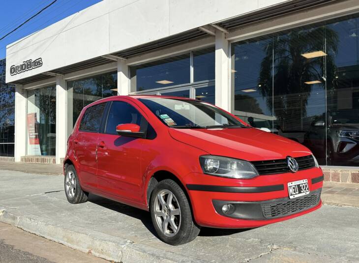 VW FOX 1.6 NAFTA 5 PUERTAS HIGHLINE I MOTION año 2013 IMPECABLE! Acércate a ORIO HNOS, SAN GENARO, concesionario oficial SHINERAY, DOMY Utilitarios