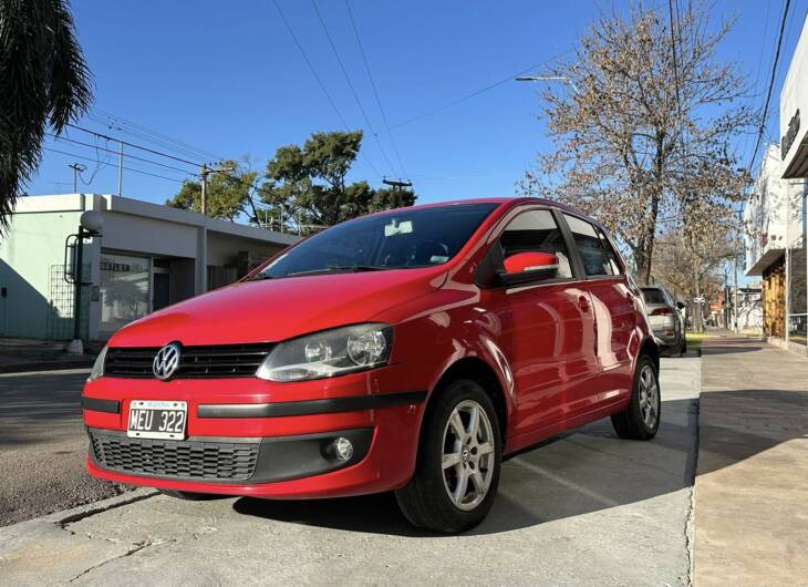 VW FOX 1.6 NAFTA 5 PUERTAS HIGHLINE I MOTION año 2013 IMPECABLE! Acércate a ORIO HNOS, SAN GENARO, concesionario oficial SHINERAY, DOMY Utilitarios - Imagen 5