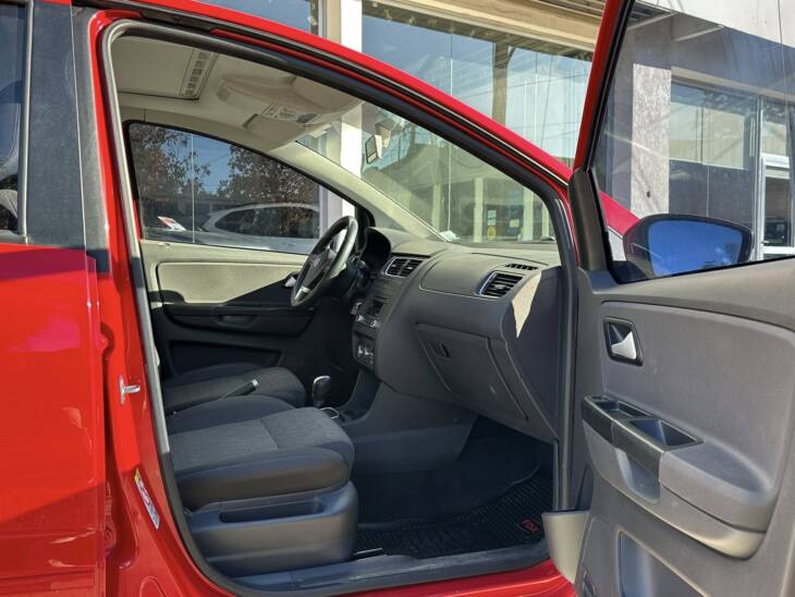 VW FOX 1.6 NAFTA 5 PUERTAS HIGHLINE I MOTION año 2013 IMPECABLE! Acércate a ORIO HNOS, SAN GENARO, concesionario oficial SHINERAY, DOMY Utilitarios - Imagen 7