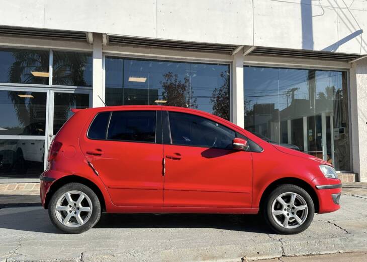 VW FOX 1.6 NAFTA 5 PUERTAS HIGHLINE I MOTION año 2013 IMPECABLE! Acércate a ORIO HNOS, SAN GENARO, concesionario oficial SHINERAY, DOMY Utilitarios - Imagen 2
