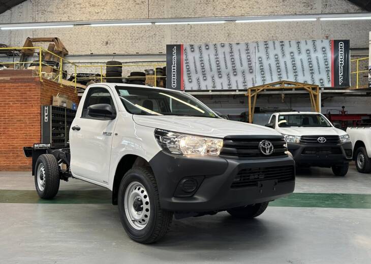 HILUX CABINA SIMPLE 2.4 TDI CHASIS 4x4 0KM My2025. Financia Bco. Santander. Acércate a ORIO HNOS, SAN GENARO, concesionario oficial JMC, ISUZU, KAMA Camiones - Imagen 7