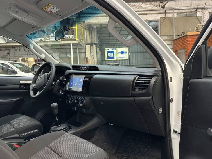 HILUX CABINA SIMPLE 2.4 TDI CHASIS 4x4 0KM My2025. Financia Bco. Santander. Acércate a ORIO HNOS, SAN GENARO, concesionario oficial JMC, ISUZU, KAMA Camiones - Imagen 12