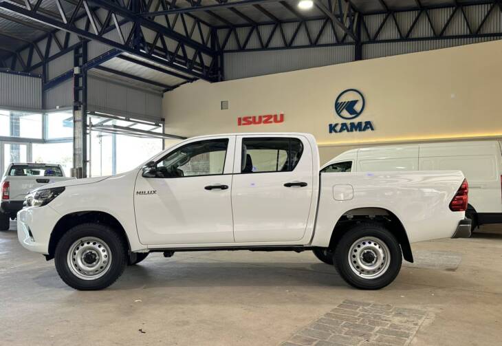 HILUX D/C 2.4 TDI AUTOMATICA DX 4x2 0Km My2025 blanco. Financia Bco. Santander. Acércate a ORIO HNOS, SAN GENARO, concesionario oficial JMC, ISUZU, KAMA Camiones - Imagen 7