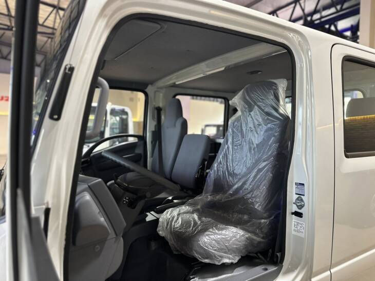 ISUZU NPR 75 CABINA DOBLE 5,2cc 160cv 7 PASAJ. 0Km my2025. Financia Bco. Santander. Acércate a ORIO HNOS, SAN GENARO, concesionario oficial DFM, JMC, ISUZU, KAMA Camiones - Imagen 13